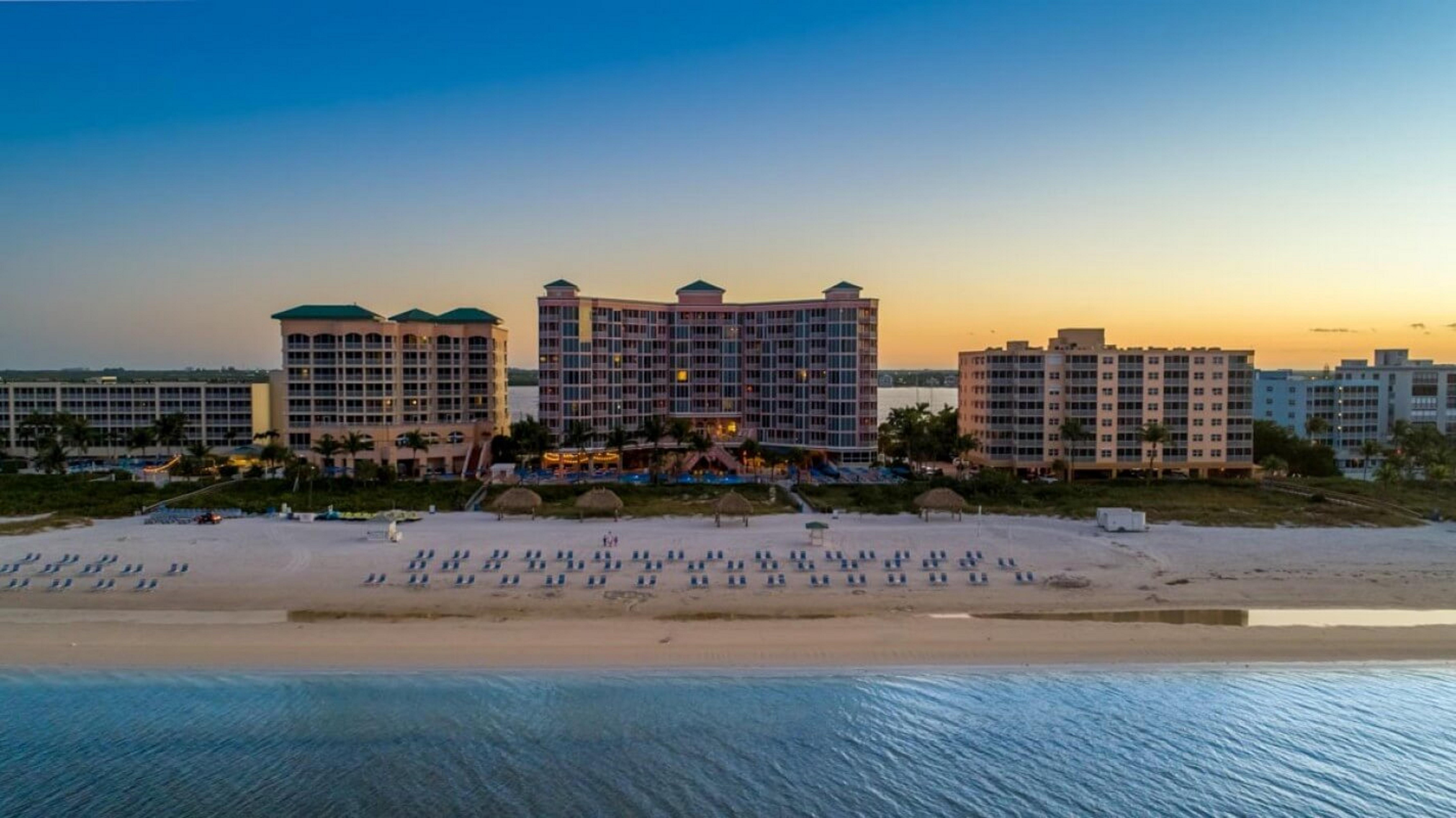 Pink Shell Beach Resort & Marina Fort Myers Beach Exterior photo